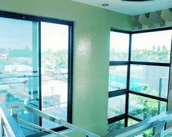 Rb's Three Storey House - Zamboanga City - Balcón