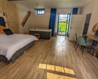 Le Clos Des Lys - Chambres Avec Jacuzzi - Nemours - Darvault - Habitación