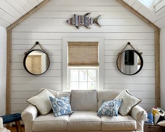 Maushop Village Getaway with Ocean Views, Steps to Private Beach - Mashpee - Living room