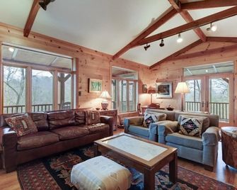 Mountain Top Lodge with Incredible Views - Hot Springs - Sala de estar