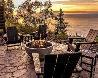 Brand New Lakefront Tiny Home W/ Treehouse Sauna - Jarvi Cabin At Stay Boreal - Tofte - Balcony