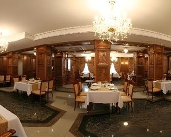 Richmond Hotel - 葉卡特琳堡 - 餐廳
