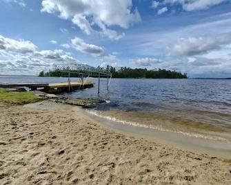 Rainy Dream Vacation - Spacious accomodations, large yard, incredible view!\n\n - International Falls - Beach