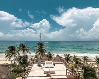 Niken Beachfront Tulum Hotel - Tulum - Strand