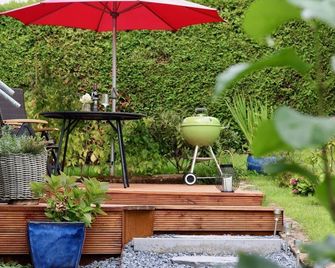 Ferienwohnung Bliestalglück mit Balkon & Terrasse - Oberthal - Innenhof