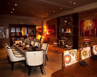 Retro Suites Hotel - Chatham-Kent - Ресторан