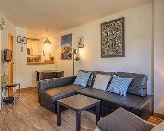 Apartment Grepon 3A - A Central Chamonix Haven - Chamonix-Mont-Blanc - Sufragerie