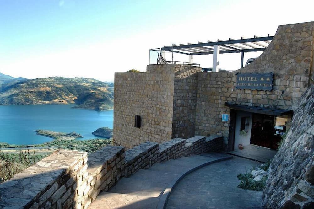 Hotel Tugasa Arco de la Villa - Zahara de la Sierra - Vista del exterior