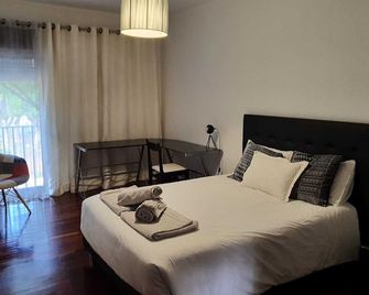 Apartment near the beach for families up to 6 people - Machico - Bedroom