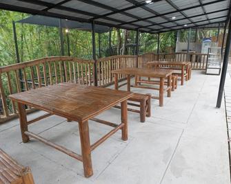 Ayong's Adventure Park - Talisay - Patio
