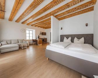 Hotel Freischütz Apartments - Landshut - Schlafzimmer