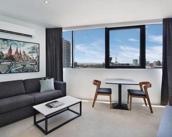Experience Bella Hotel Apartments - Melbourne - Living room