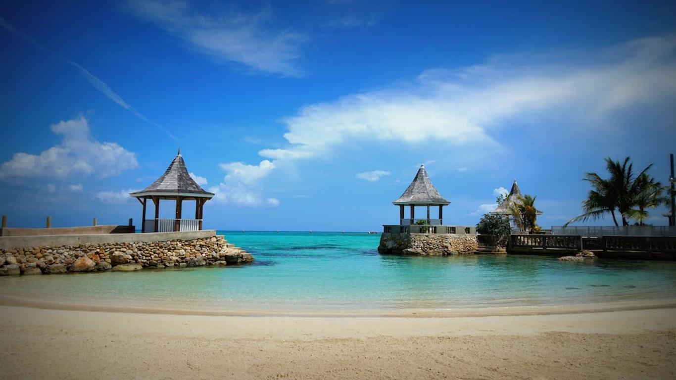 Seagarden Beach Resort