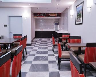 Lotus Blu Inn & Suites - Queens - Restaurant