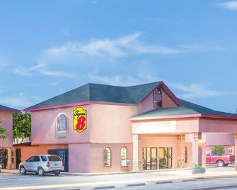 Super 8 by Wyndham San Angelo - סן אנג'לו - בניין