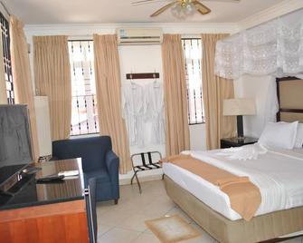 Shamool Hotel - Daressalam - Schlafzimmer