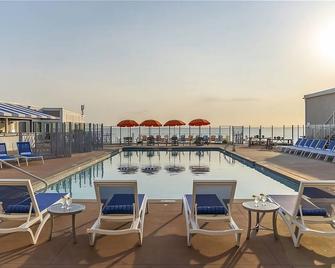 Perfect Spot for Soaking Up Some Sun & Sightseeing! Private Beach, Onsite Pools! - Falmouth - Pool