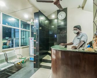 Hotel Swarna Mayuri - Guntūr - Front desk