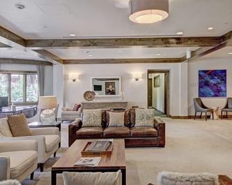 St James Place Resort - Beaver Creek - Living room