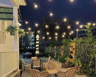 2 BR Loft - Walk to Cafes-Breweries- Arts & Entertainment District - Glens Falls - Terasa
