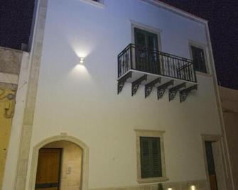 Vicolo del Porto - Lampedusa - Edificio