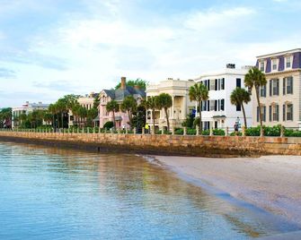 Charleston Studio Cottage minutes from Historic Downtown with offstreet parking - Charleston - Building