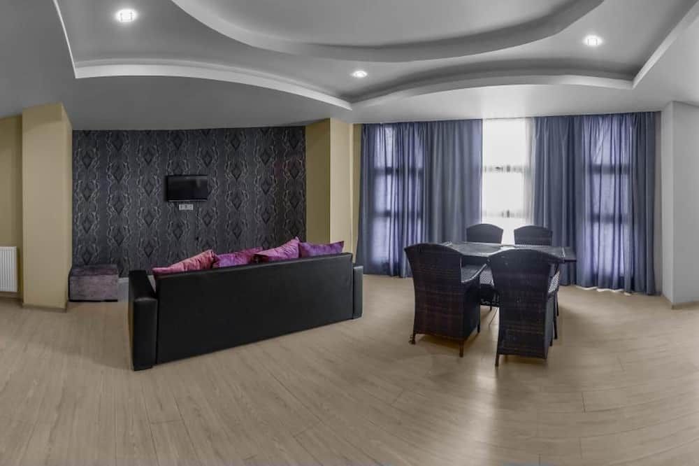 ديبلومات سويتس - باكو - غرفة معيشة