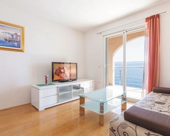 Apartments Villa Amalia - Omis - Вітальня
