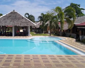 West Peninsula Villas - Caramoan - Pool