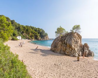 Sea and mountain view villa with pool - Lloret de Mar - Beach