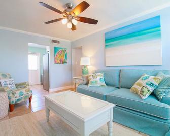 Clearwater Beach Suites #203 - Clearwater Beach - Living room