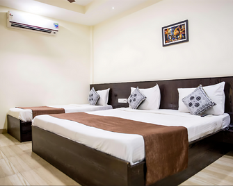 Hotel Wardhman - Jabalpur - Schlafzimmer