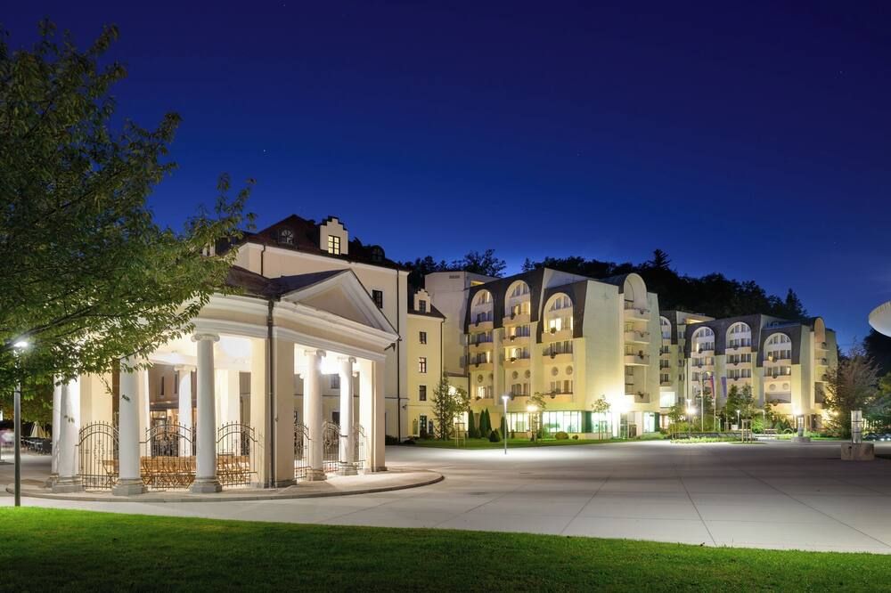 Grand hotel Sava - רוגאסקה סלאטינה - בניין