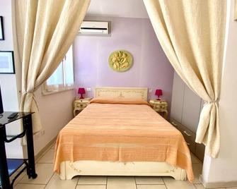 Renovated Studio Flat, 150 Meters From The Beach With Air Conditioning - Lido delle Nazioni - Habitación