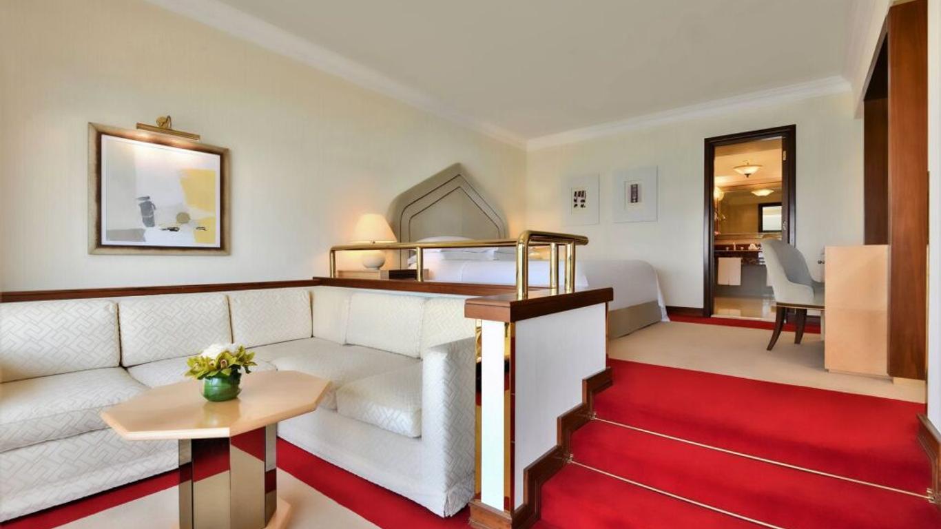 Sheraton Grand Doha Resort & Convention Hotel