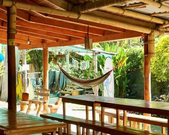 Don Jon's Surf and Yoga Lodge - Santa Teresa - Patio