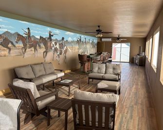 Brand New House Right on Allen St one Block from the Birdcage - Tombstone - Lounge