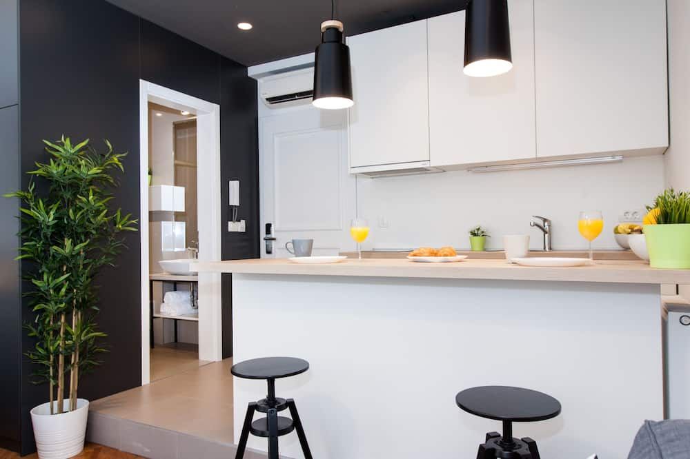 Kitchen view of Loox serviced apartments Hatzova