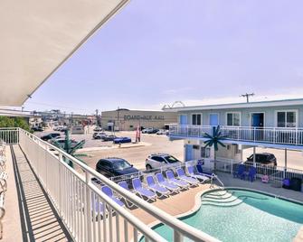 Stardust Motel - ווילדווד - מרפסת