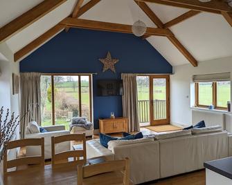 Birch Tree Barn AbergavennyOn the border of the Brecon Beacons - Abergavenny - Living room