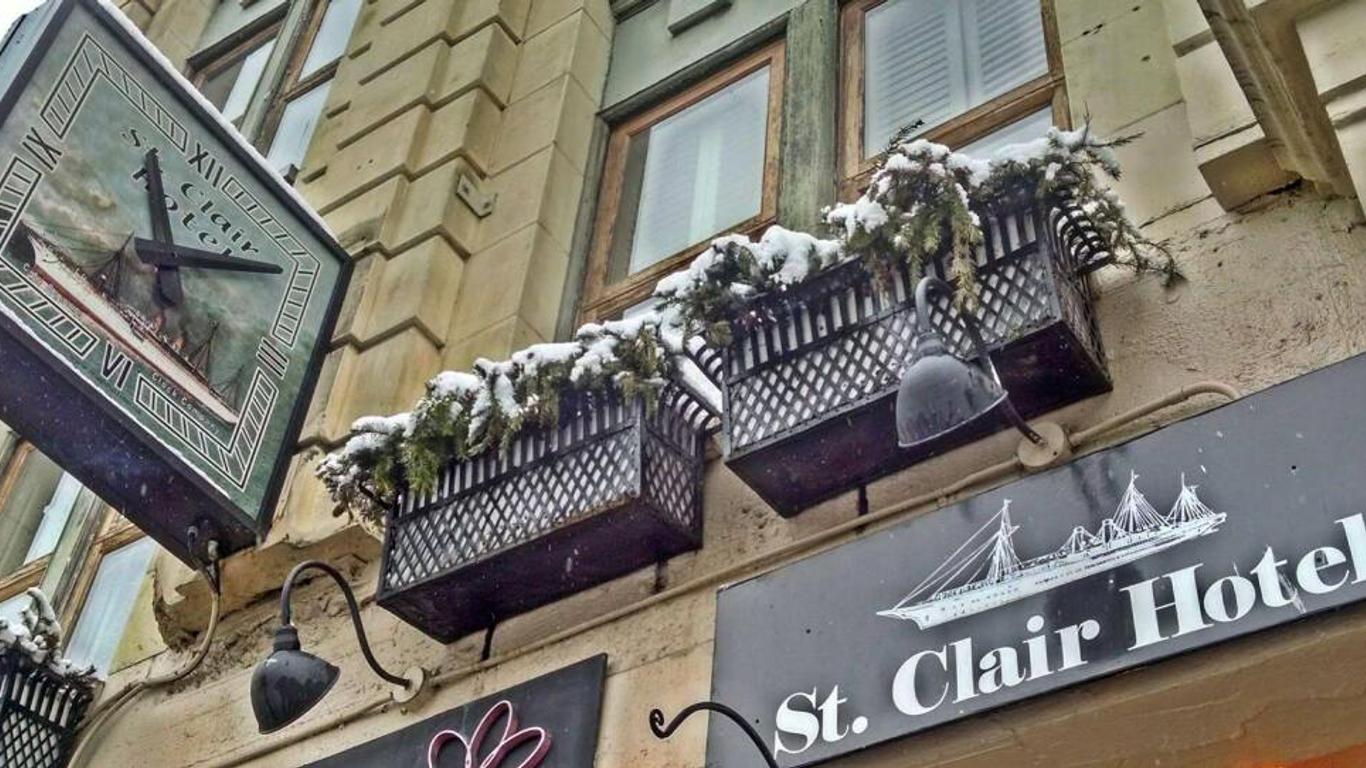 St. Clair Hotel - Hostel