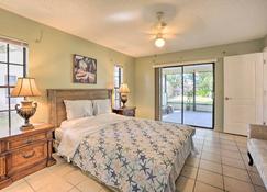 Stunning Retreat about 3 Miles to Pier! - Safety Harbor - Bedroom