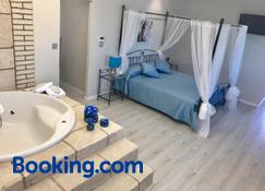 Hotel Castillo Bonavia - Pedrola - Bedroom