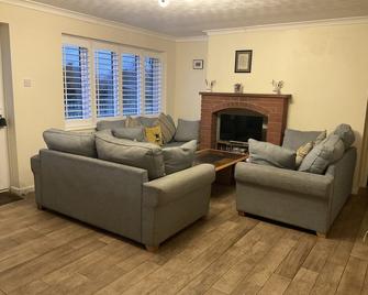 The Bungalow - Kidderminster - Living room