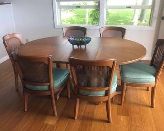 Lakefront home on breathtaking Lake Huron. - Harbor Beach - Comedor