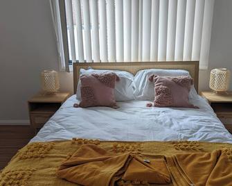 Guesthouse near airport with private access and parking - Arncliffe - Habitación