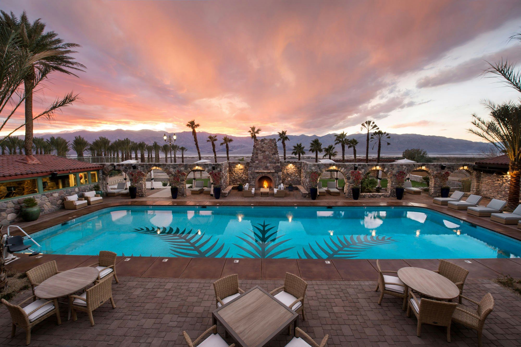 ذا إن آت ديث فالي – إنسايد ذا بارك - Furnace Creek - حوض السباحة