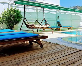 Kara Family Apart - Kemer - Pool