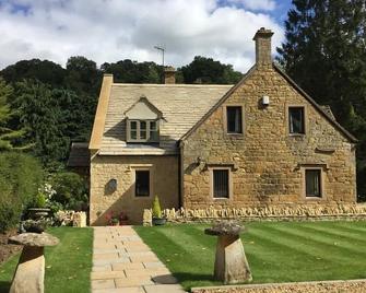 Tumbledown - Broadway - Building