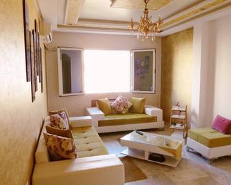 Beautiful appartment with a glorious sea view - Monastir - Living room